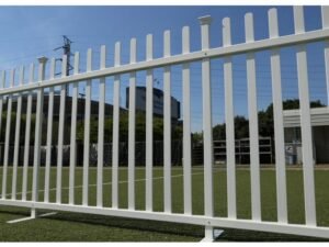 Lightweight Portable Vinyl Fence Kit with Metal Base (42in x 92in)